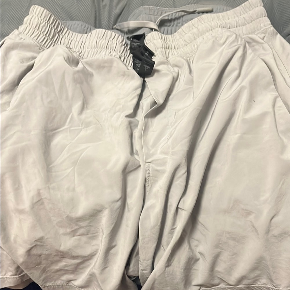 Gray Lulu Short size L linerless